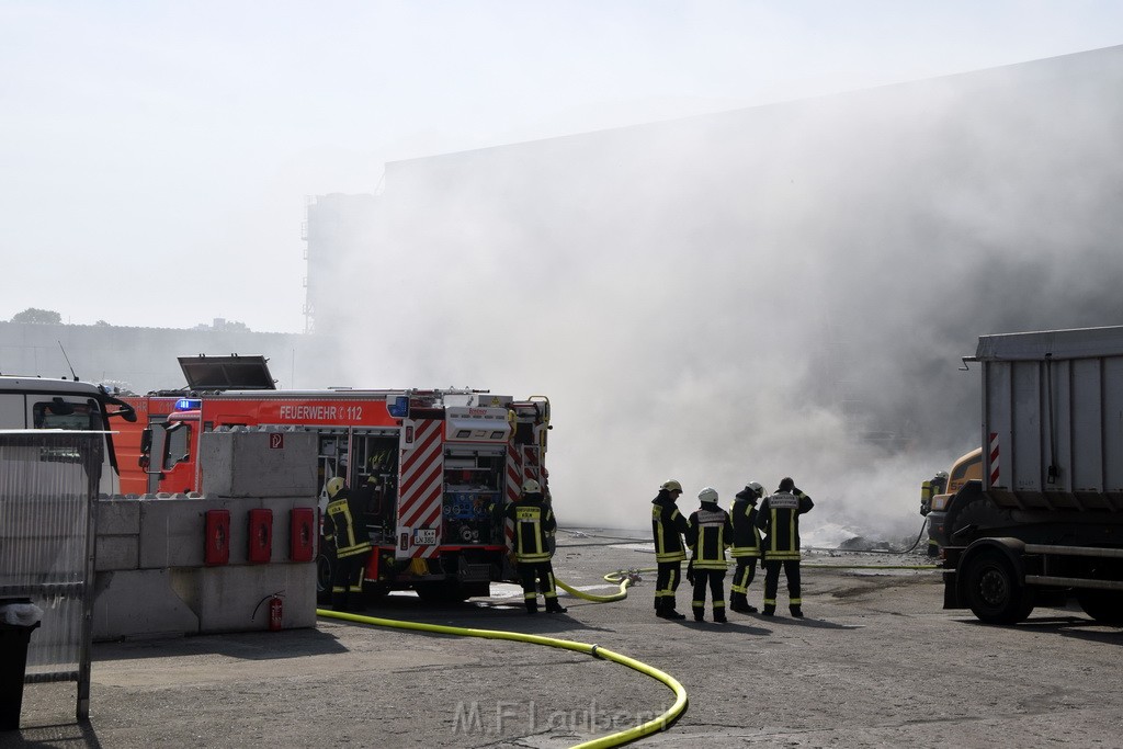 Feuer 2 Koeln Poll Siegburgerstr P009.JPG - Miklos Laubert